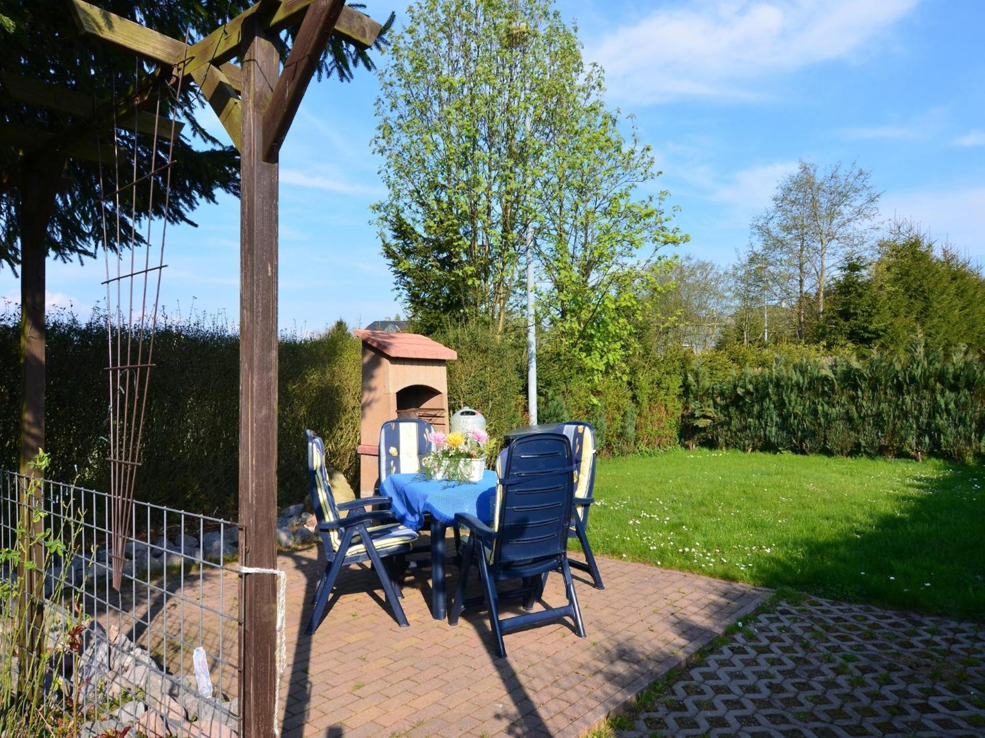 Holiday Home With Garden Neustadt am Rennsteig Zewnętrze zdjęcie